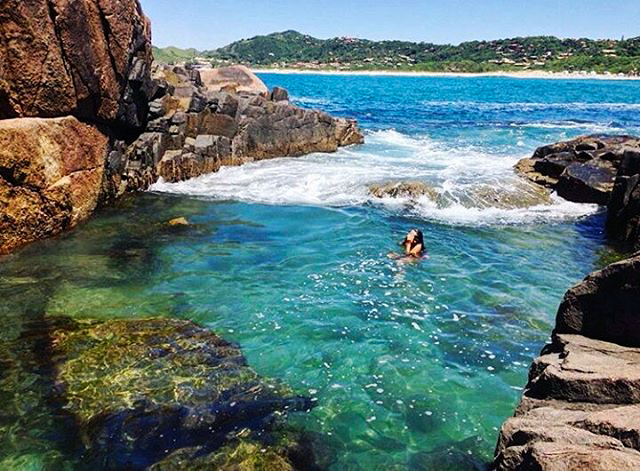 4 trilhas em SC para caminhada que você pode fazer com vista para o mar